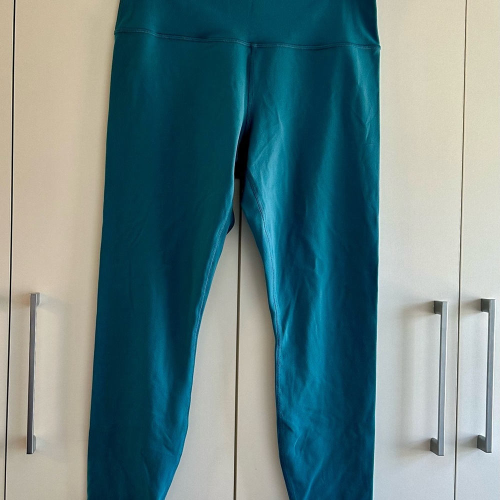 Athleta Transcend 7/8 Tight - Yoga Pants- Leggings - Picture 2 of 7
